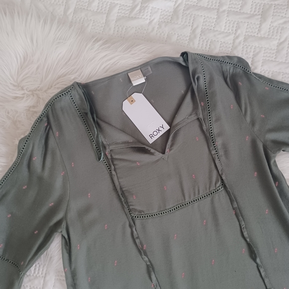 {Roxy} Boho Bell Sleeve Dress - Picture 9 of 9